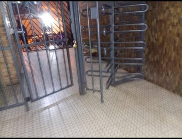 4 BEDROOM APARTMENT FOR SALE IN BEREA